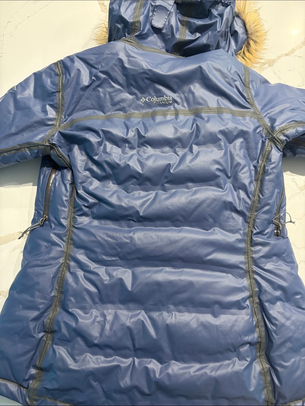 Columbia Navy Blue Ski Jacket with Faux Fur Trim Hood - Picture 8 of 9